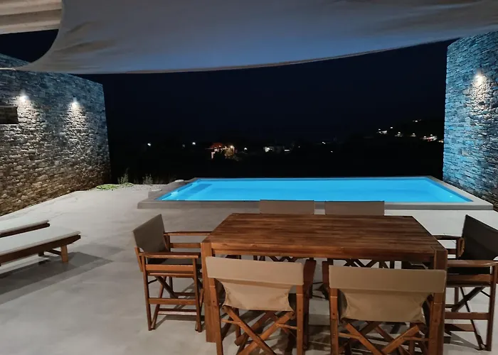 Gray And Blue Ándros