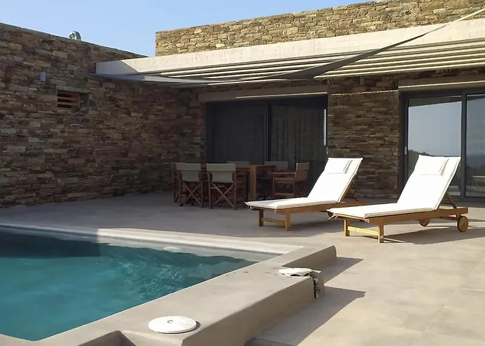 Gray And Blue Ándros